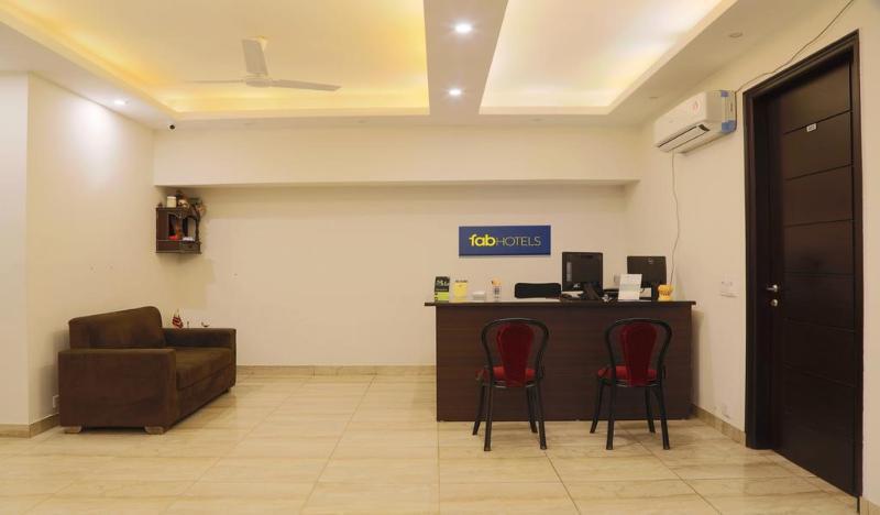 Fabhotel Daffodil Huda City Center Gurgaon Esterno foto